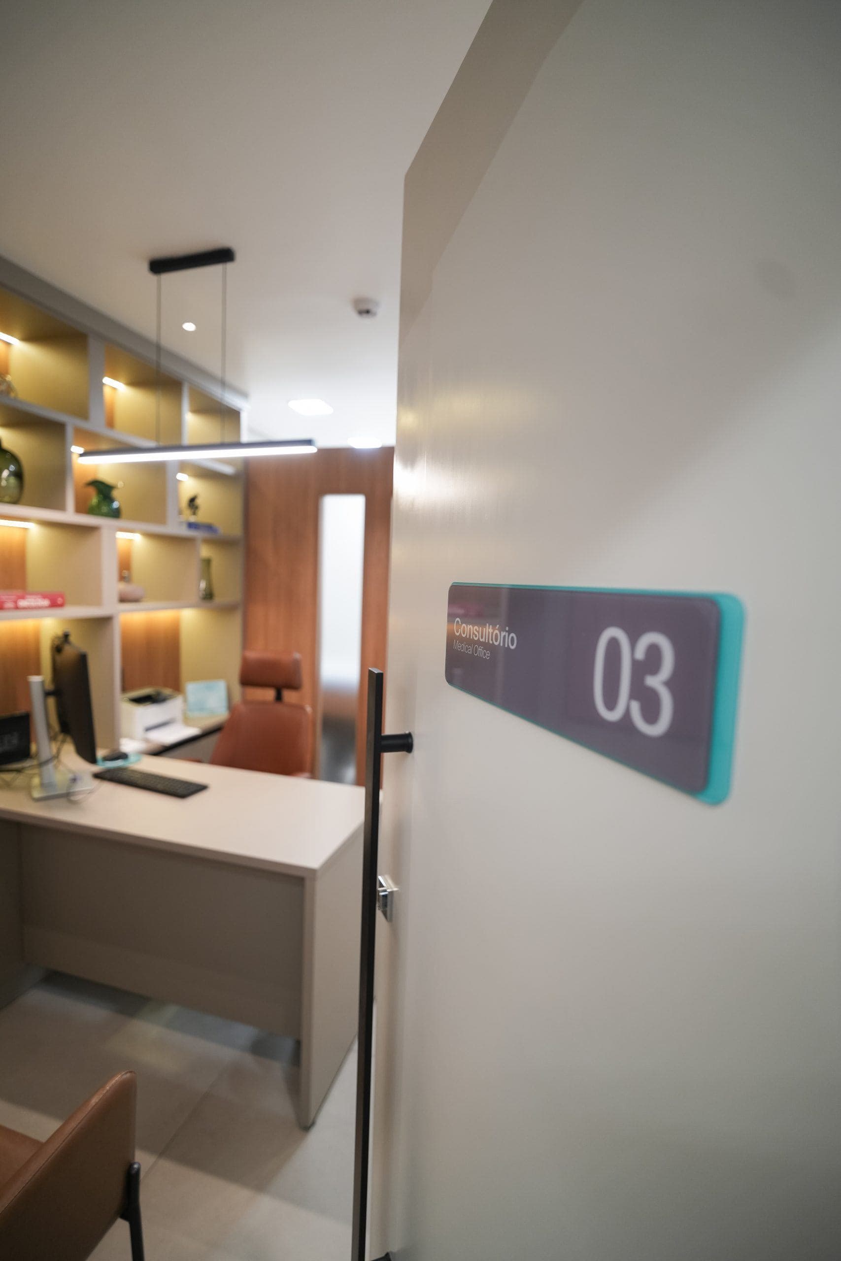 Porta do consultório na Oncoclínicas Uberaba